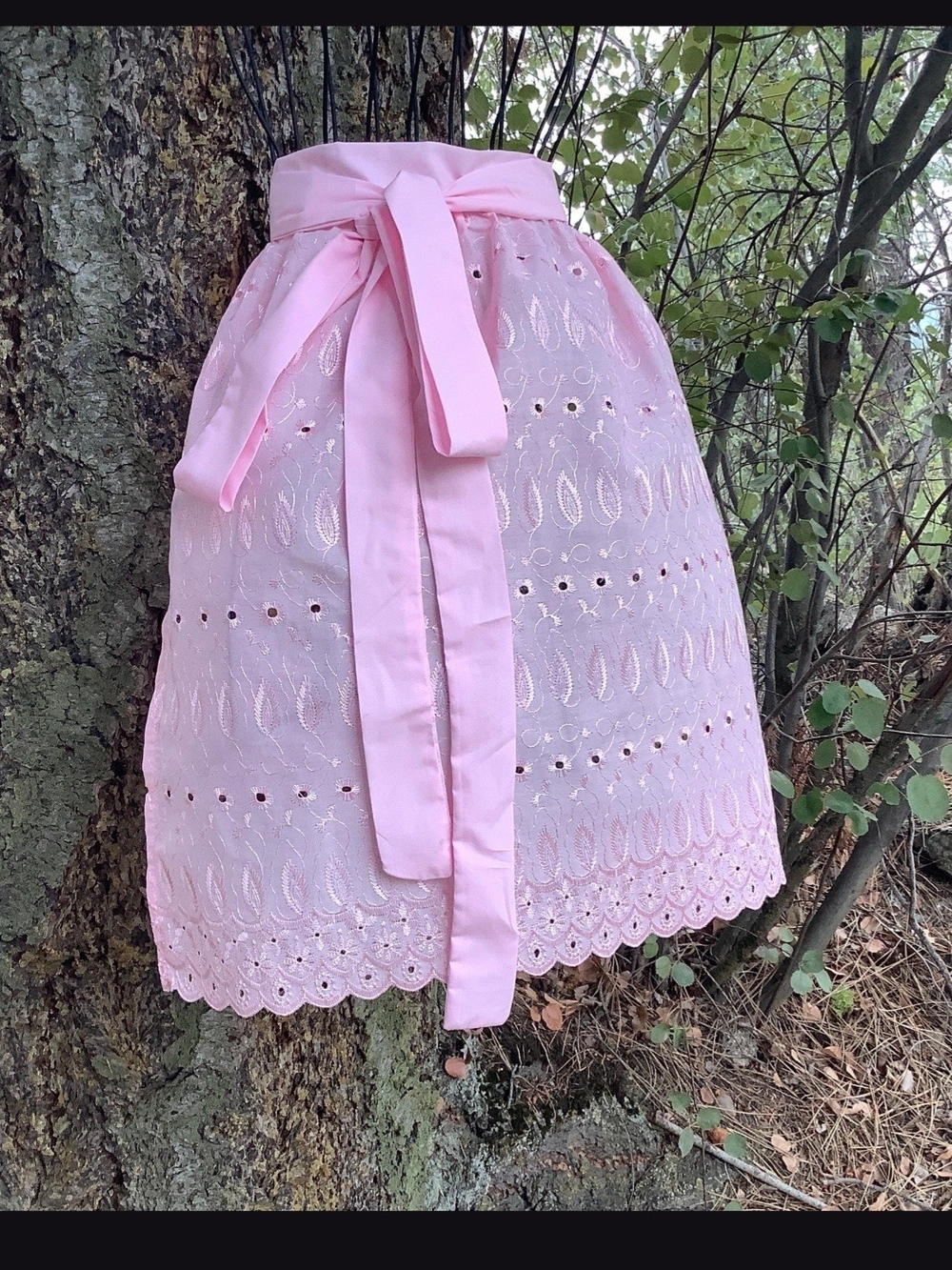Pink Eyelet Apron X-long Waist Ties Oktoberfest Costumes Wedding
